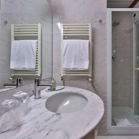 Western Moderno Verdi 4* Genova