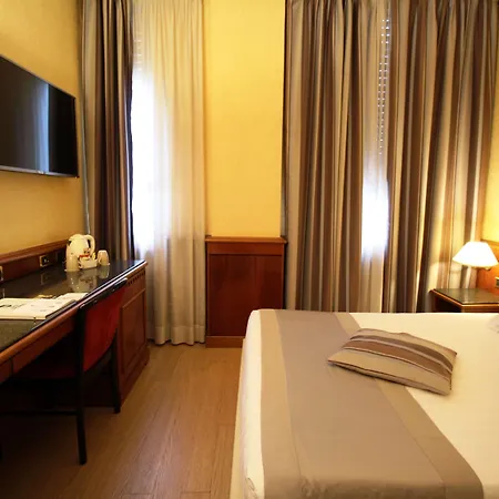 Western Moderno Verdi Hotel 4*