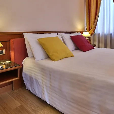 Western Moderno Verdi Szálloda 4*